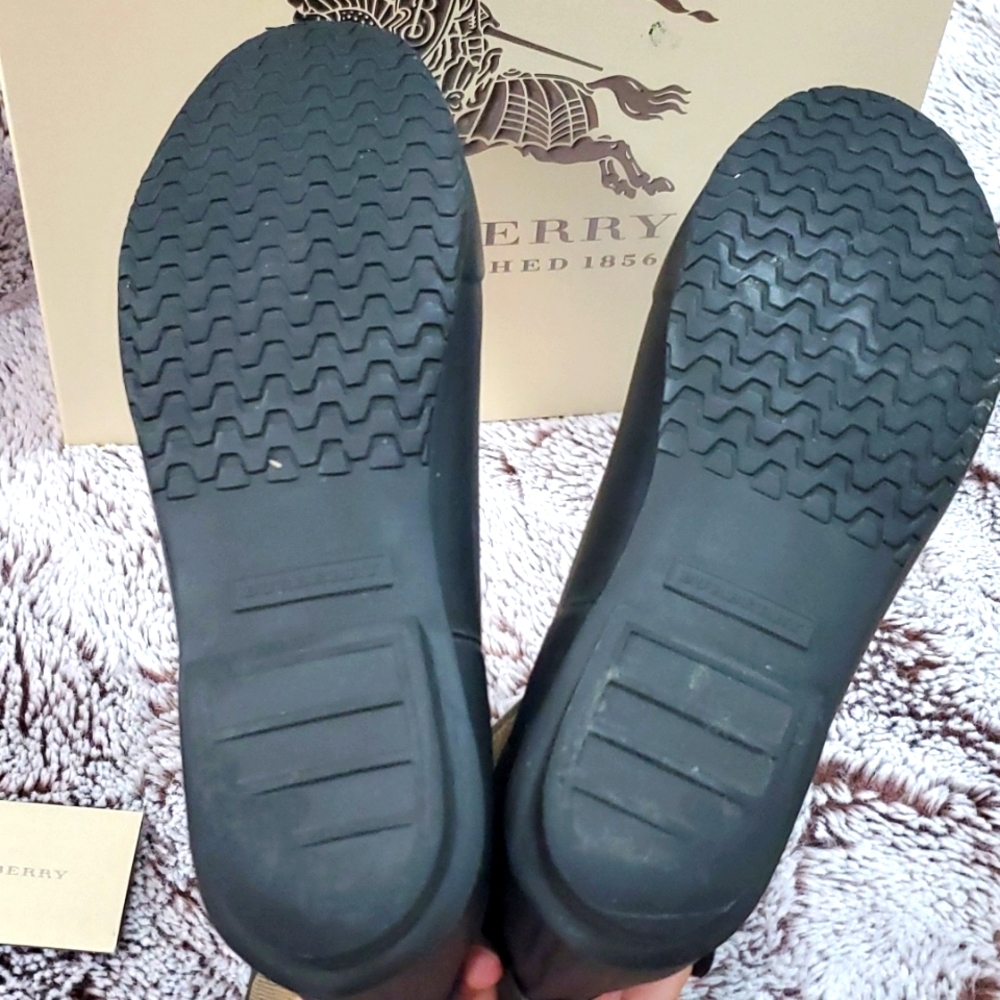 Authentic Burberry Nova Check Rain Boots - Picture 7 of 15